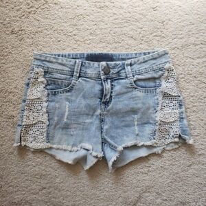 Vanilla Star | Light Blue Denim Crochet-Trim Women’s Shorts